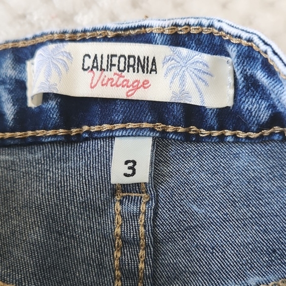 CALIFORNIA VINTAGE DISTRESSED DENIM SHORTS SIZE 3 NEW WITH TAGS - Picture 3 of 13